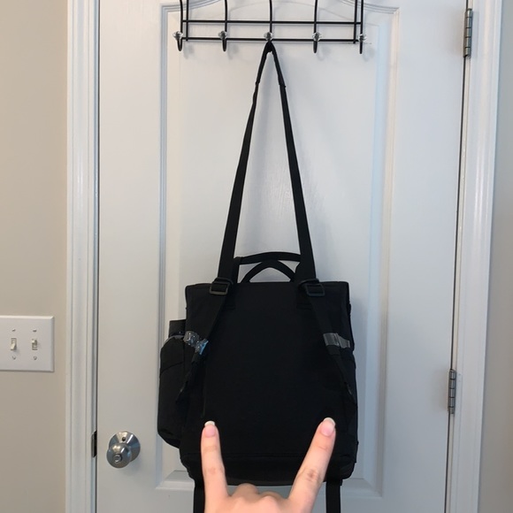 Tommy Bahama Square Nylon Backpack + Free Water Bottle! - Picture 11 of 17